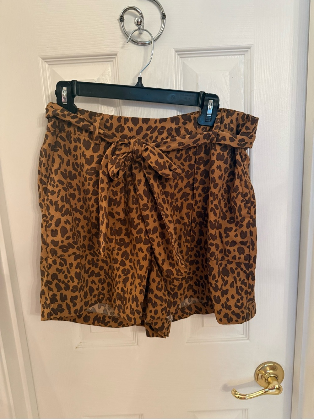 Leopard Print Tie-Waist Shorts - Brown